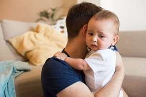 مواجهه پدر با استرس مزمن PTSD-مانند پیش از جفت‌گیری با بروز اختلالات خلقی، شناختی و نوروبیولوژیک در فرزندان همراه است و تجویز لیتیم پس از تولد می‌تواند بخشی از این پیامدها را کاهش دهد.